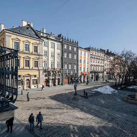 Grand Rynok Square *