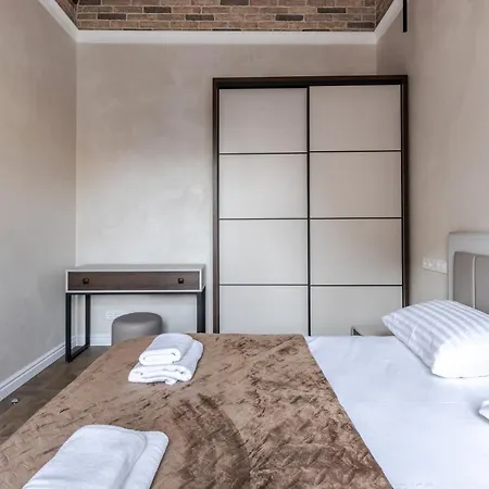 Grand Rynok Square Apartment Lviv