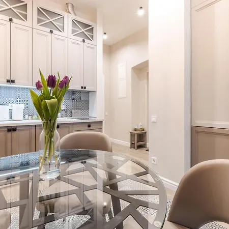 Grand Rynok Square Apartment Lviv