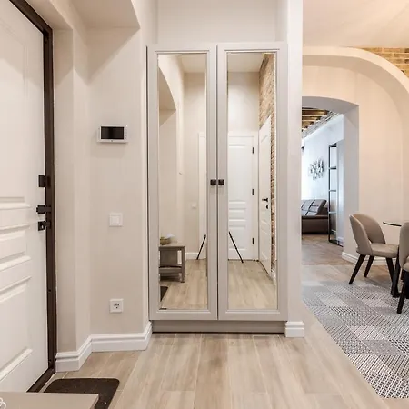 Grand Rynok Square Apartment Lviv