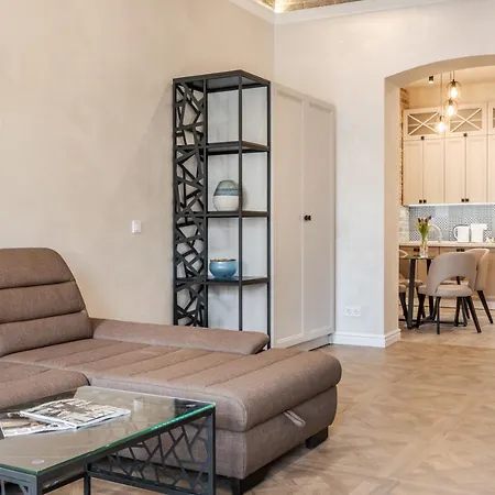 Grand Rynok Square Apartment