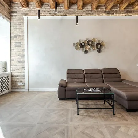 Grand Rynok Square Apartment Lviv