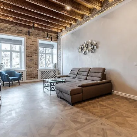 Grand Rynok Square Apartment