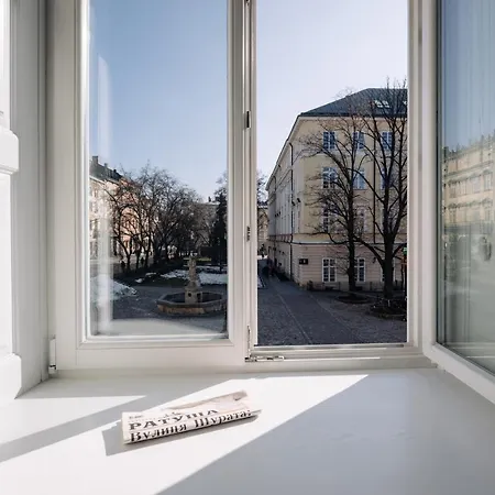 Grand Rynok Square Apartment